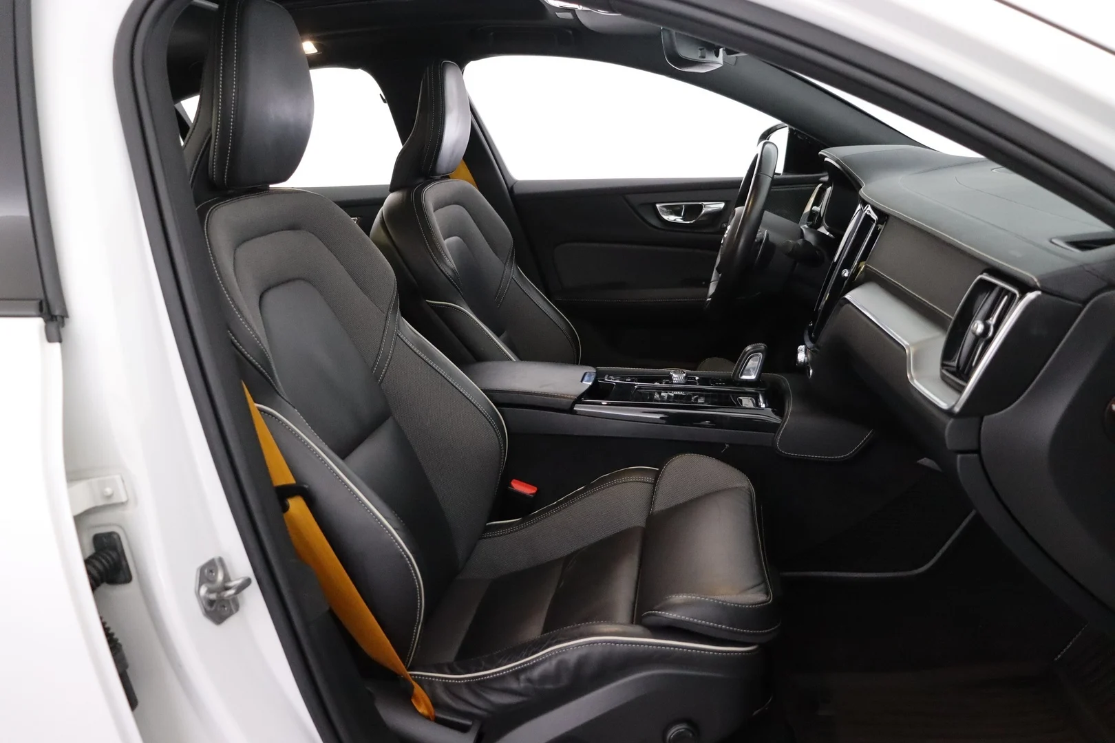 Car Image - 7bccPCuA6FMWp4H9eMiyGm