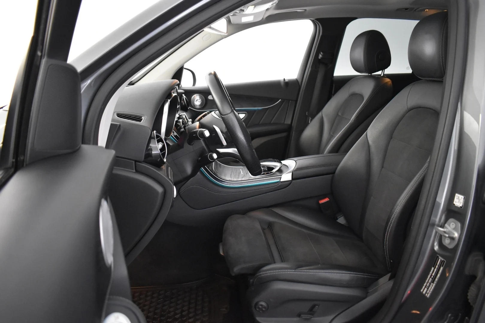 Car Image - 4s7ceUmgRVZNQ28F42fOBn