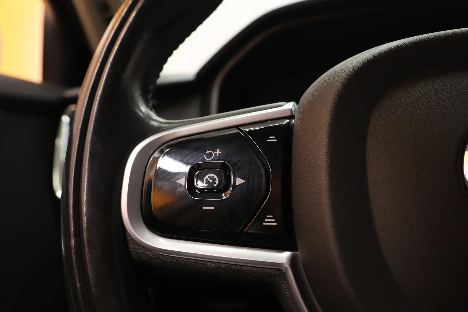 Car Image - 6i0kdZjdnfxyrBwEKy91c6