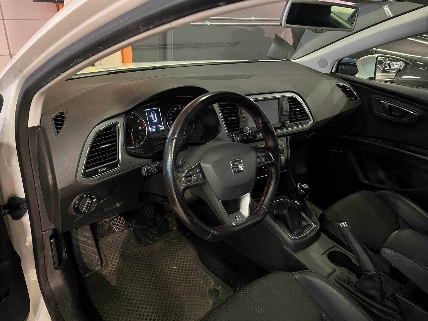 Car Image - veZJl29mAoFljQmITQzUE