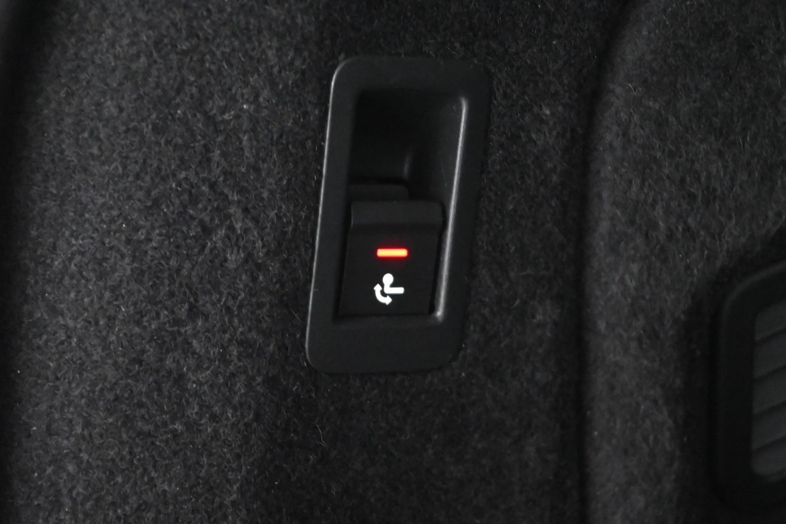 Car Image - 1nxAyhC3SXwyIJkm8xNO2l