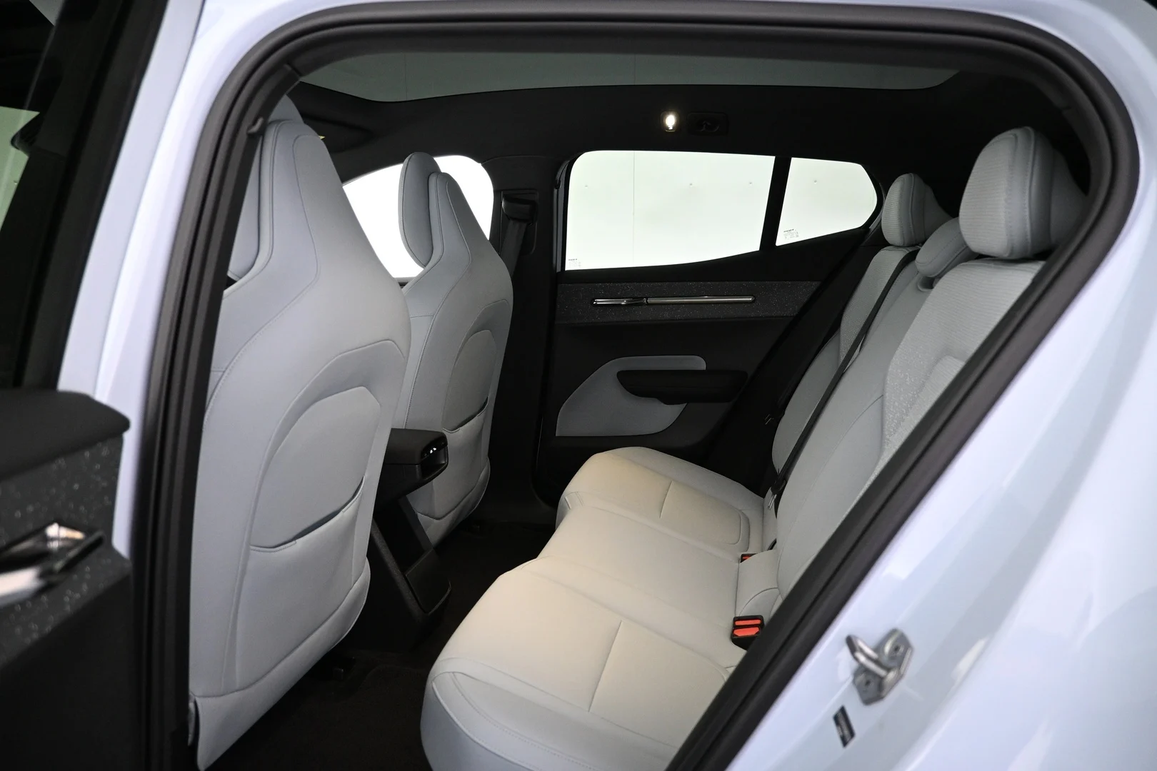 Car Image - 9LNgzKMCmvwVSeQDCtLk7