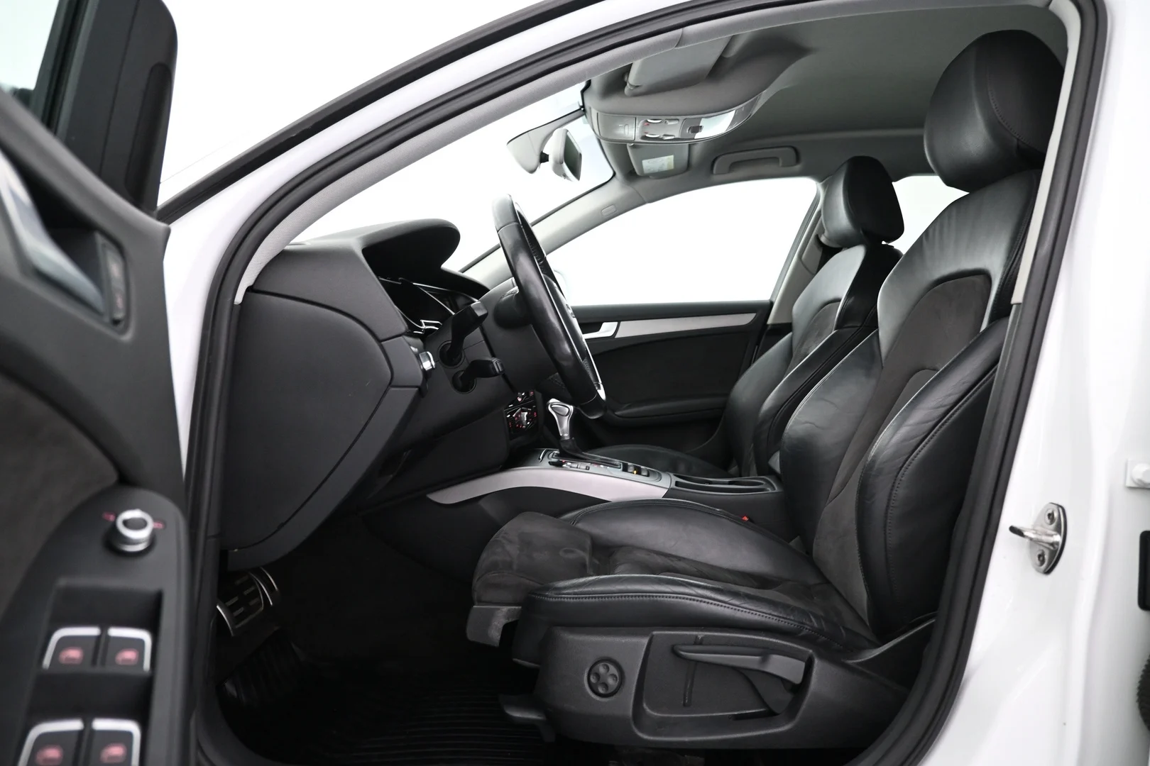 Car Image - 1I4Q5ZaAi8uC6C27sGRU5C
