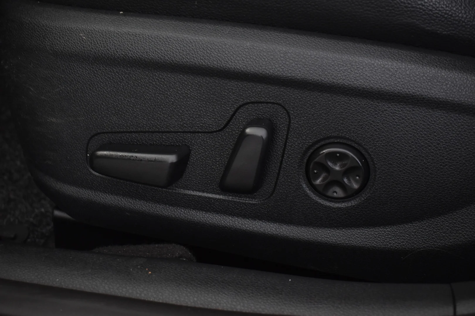 Car Image - 4GzaahiNLNwJW3bqLIPPN2