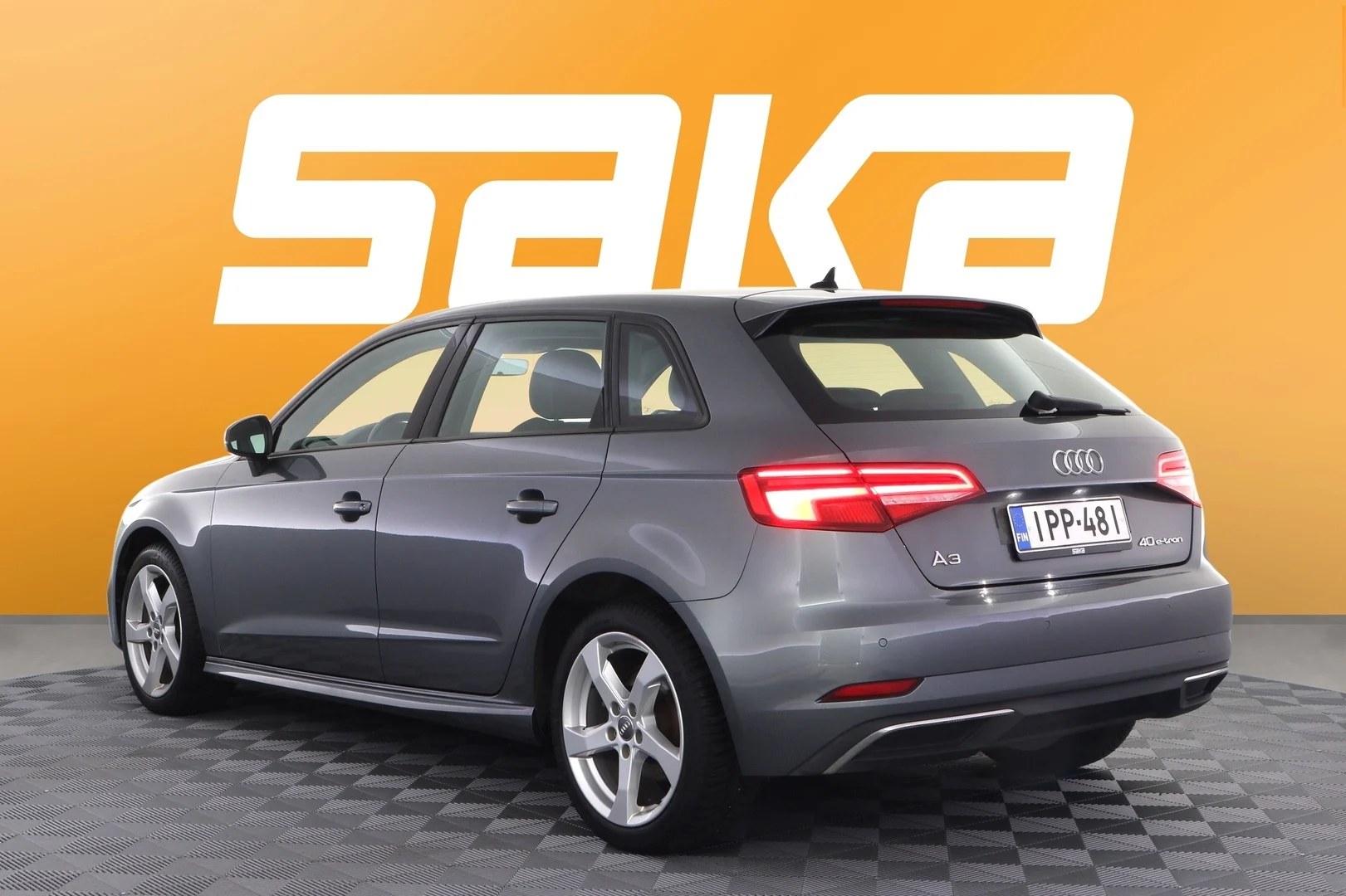 Car Image - 4Q2I3O1SQTlZPGtwA0slb2
