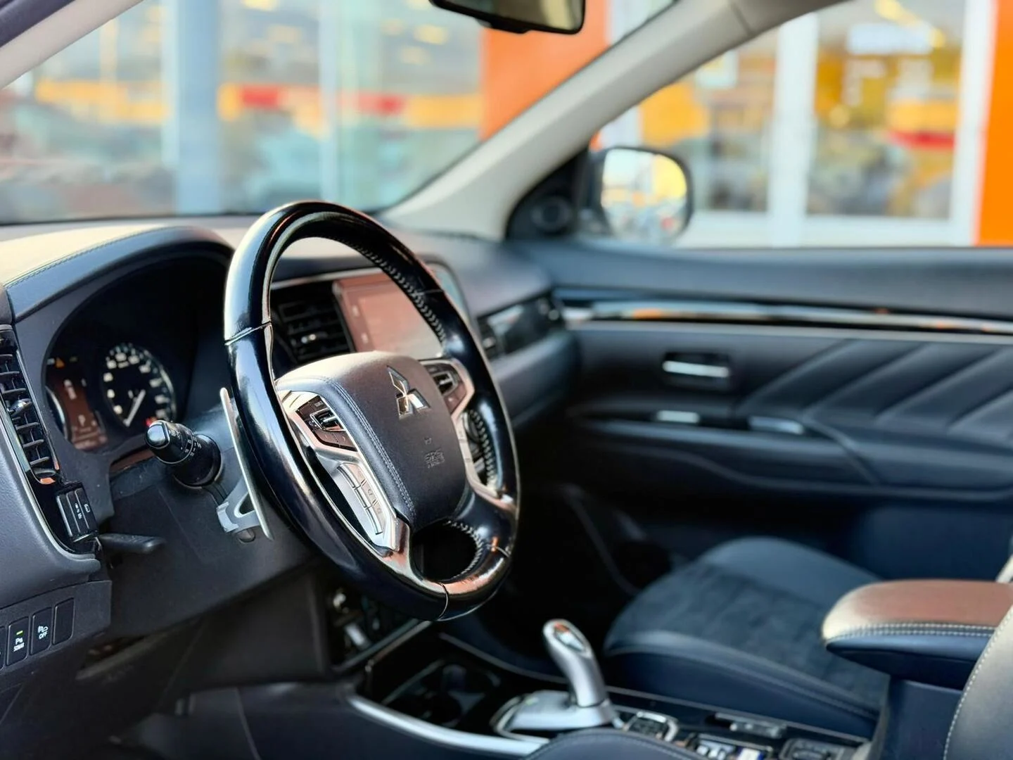 Car Image - 3SLFdLQ6mRklTEAM3xLRCX