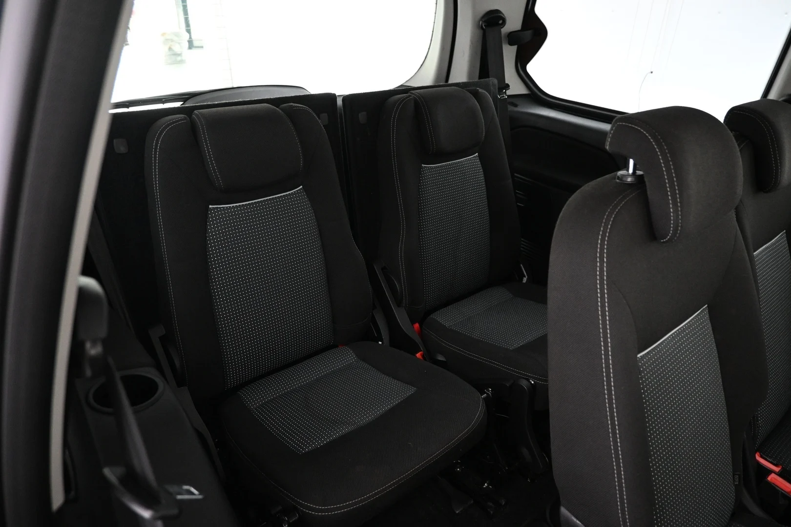 Car Image - 5OPPNKcJZWz2HkM5kLg3ut