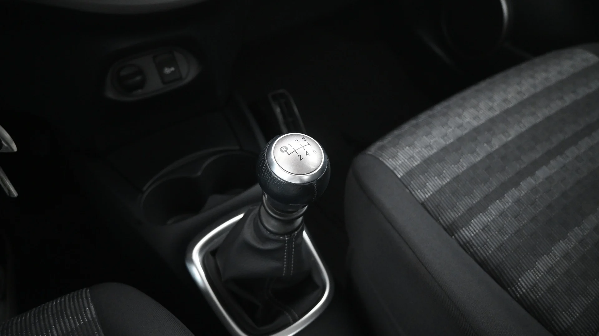 Car Image - 2mvoy8bhx2yaRtfeOdrSHb