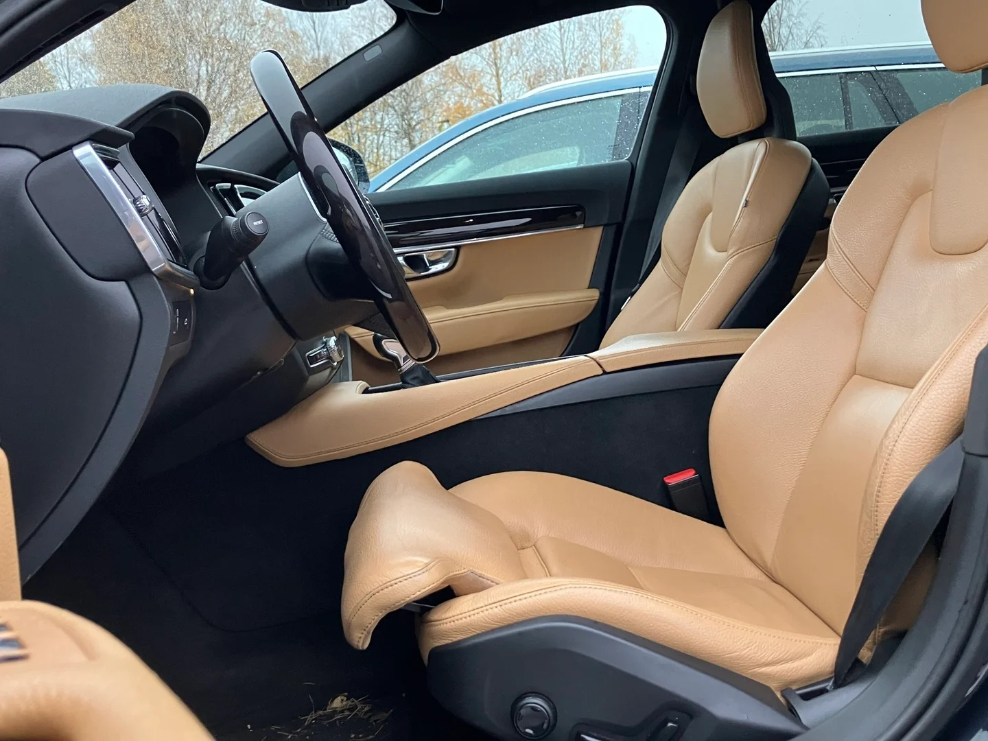 Car Image - 4NSG4JoyU1sFXoNTBKfcPe