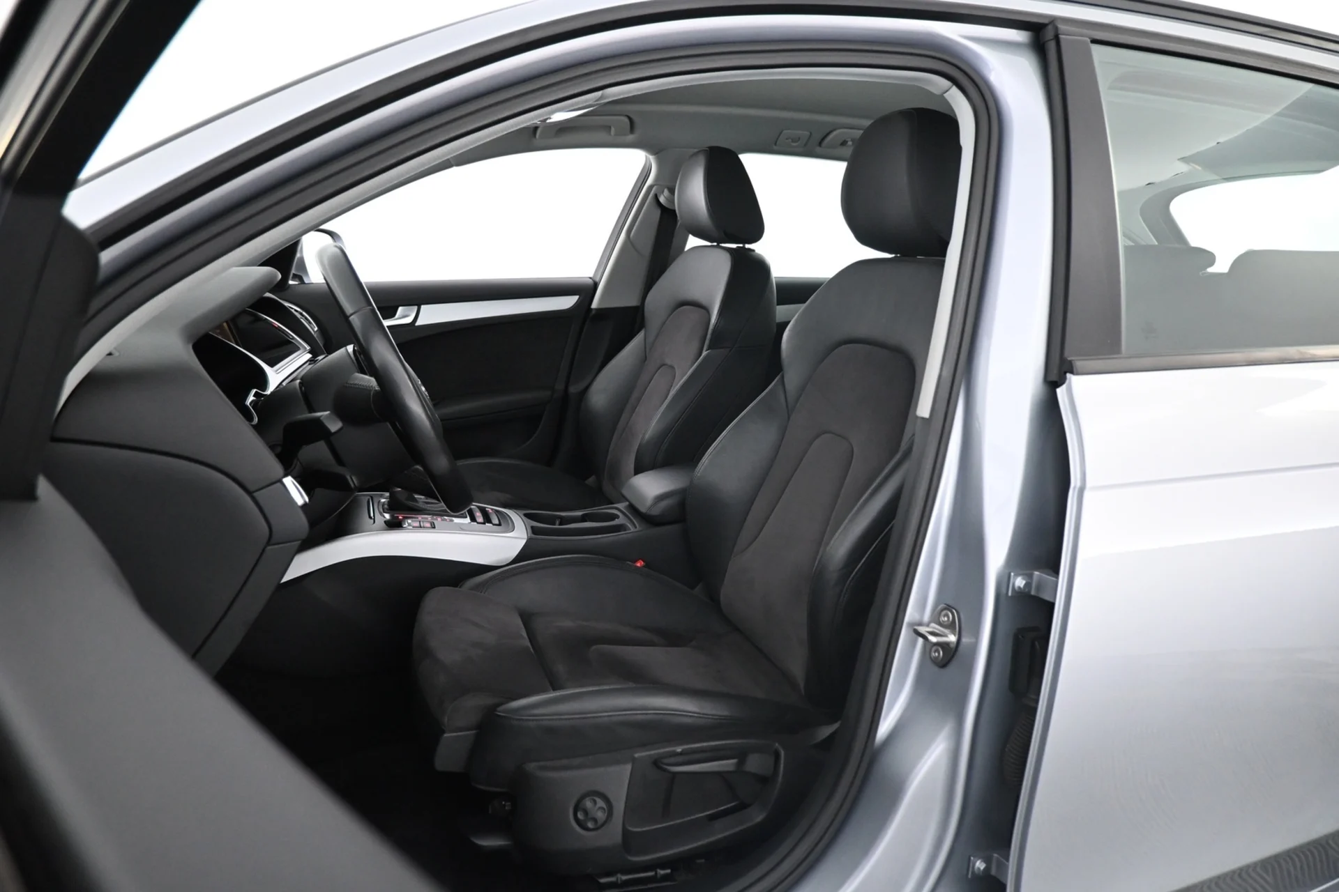 Car Image - 4tfync0TyjOya1I8yAEfxe