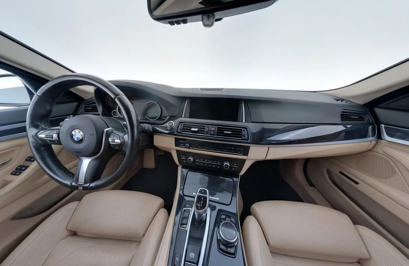 Car Image - 2QlVBRasV1XKM1xrVUv5nd
