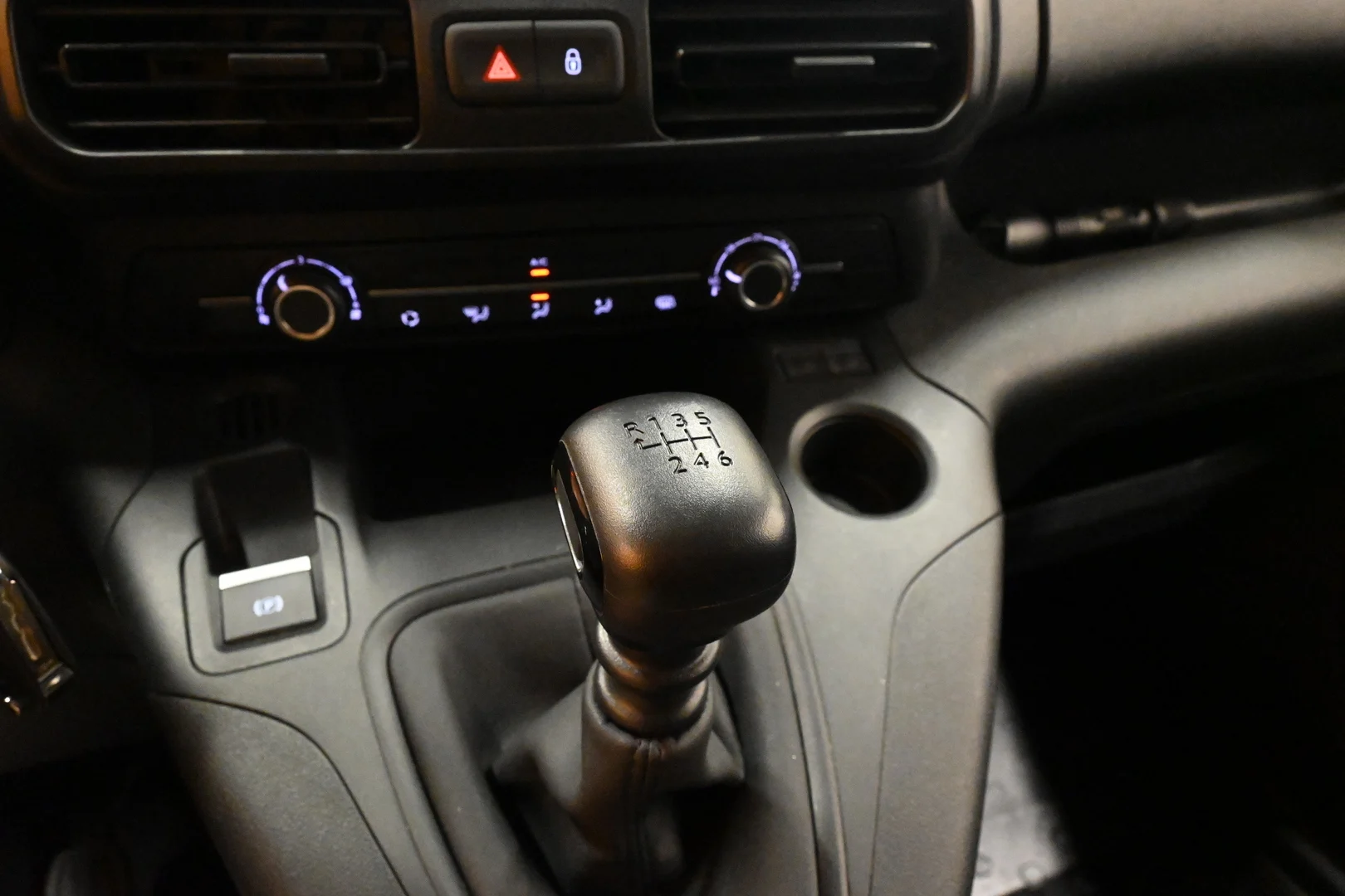 Car Image - 191h5EDRaymnHW4WA31KnX