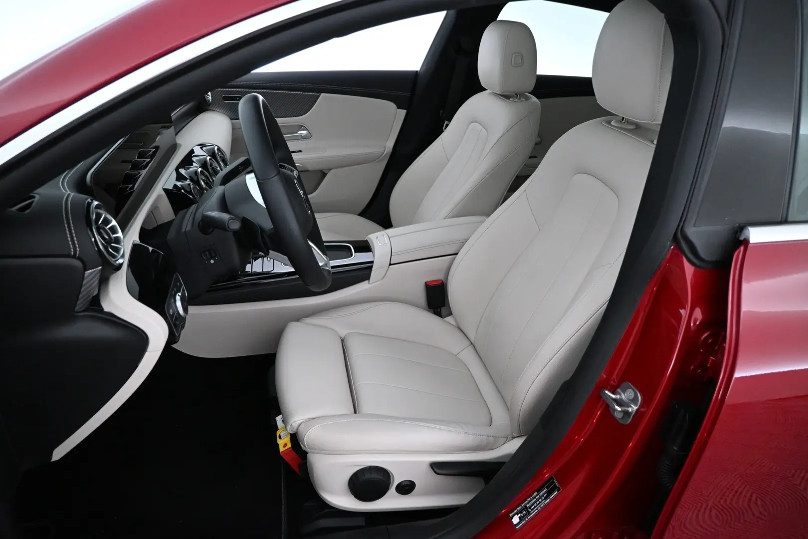 Car Image - 4qaENebTkL3GN2ZrSKG2Sg
