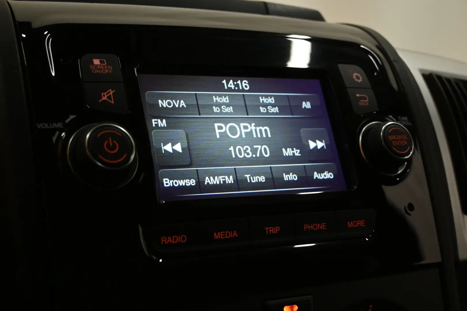Car Image - 6jAIzXq00DfMlUkCnuwb3I