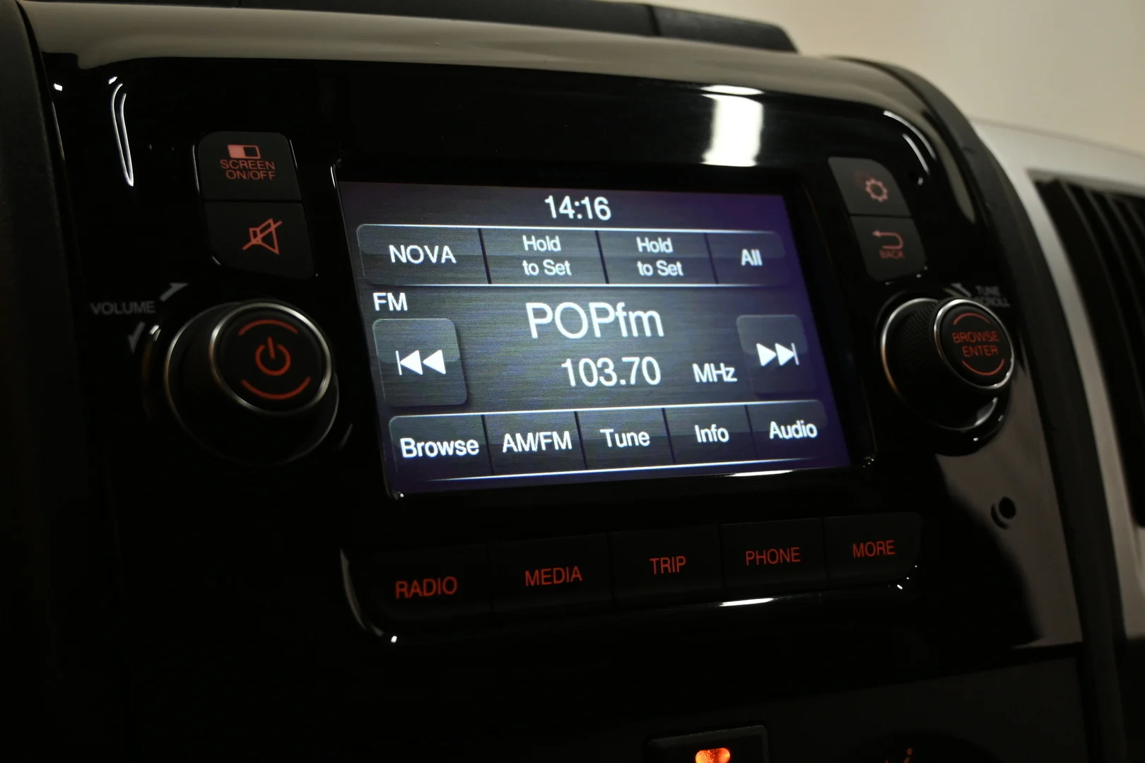 Car Image - 6jAIzXq00DfMlUkCnuwb3I