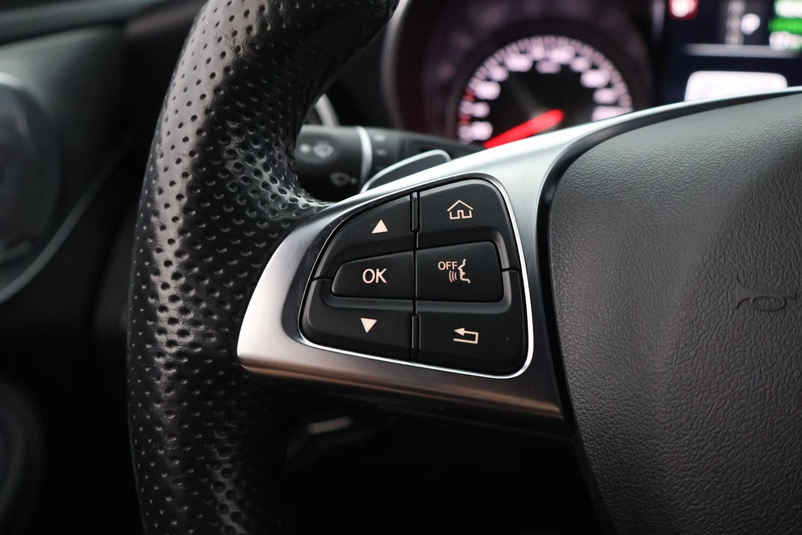 Car Image - 1BcLHmNlrKmNLn8ElUDNk5