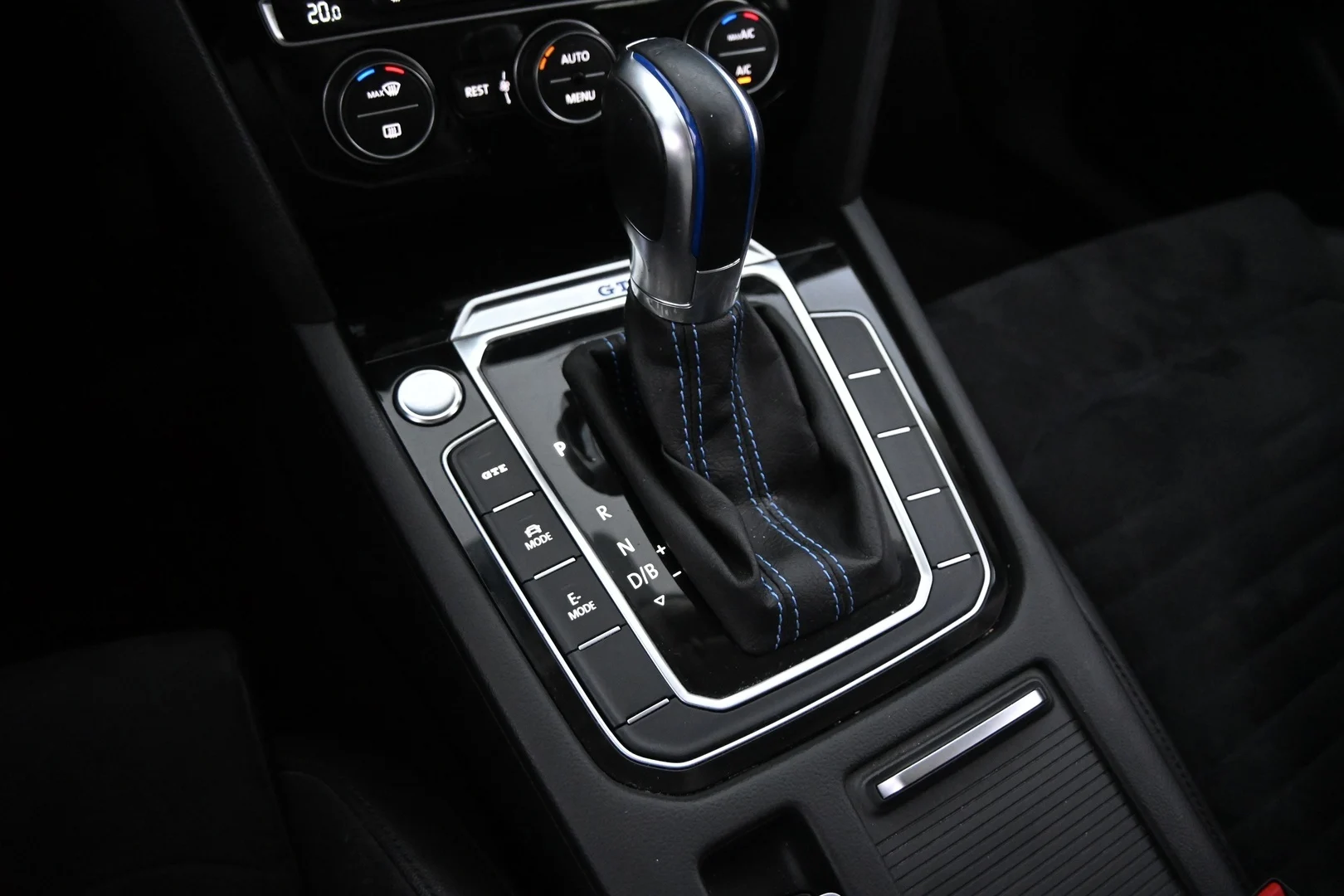 Car Image - 32MWWi9ZiD7MOLz5aEccve