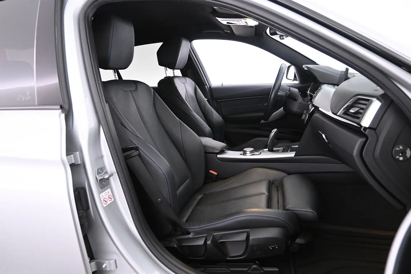 Car Image - 2jSuG5JF1K2S8AQTpXl4lJ