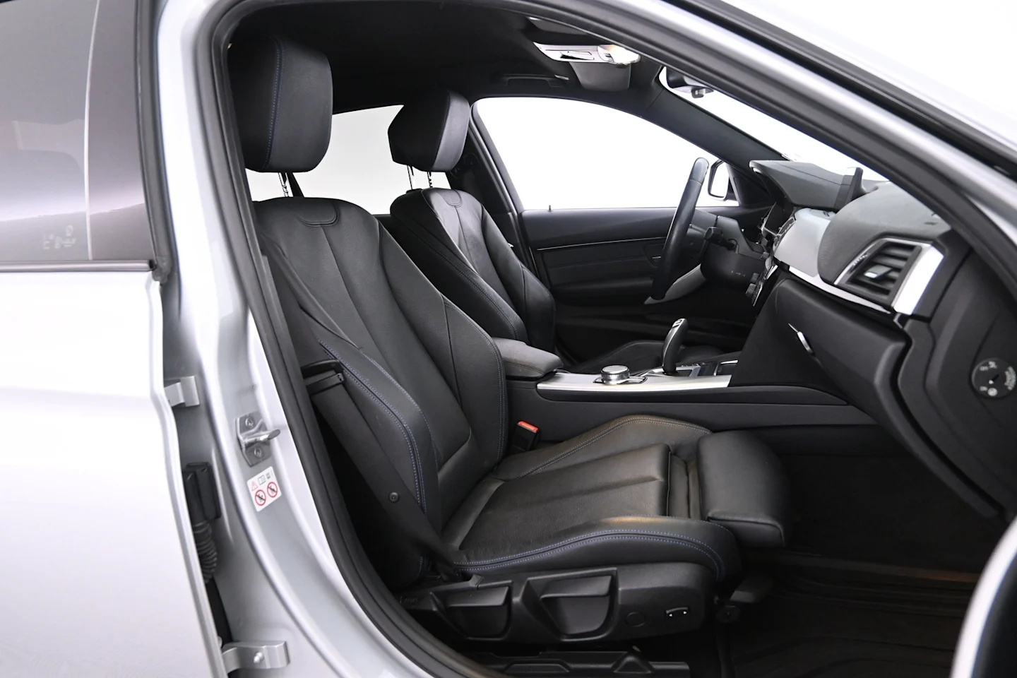 Car Image - 2jSuG5JF1K2S8AQTpXl4lJ