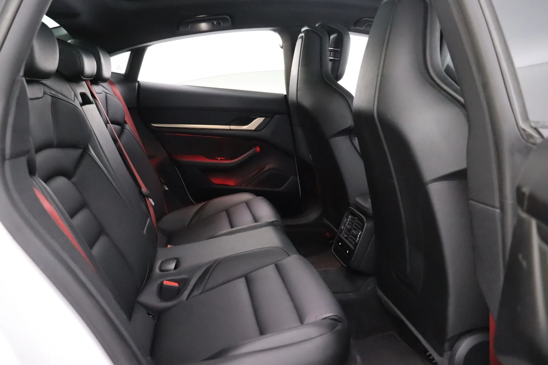 Car Image - 2JLo4MCZPJm0hz9Enlt2lf