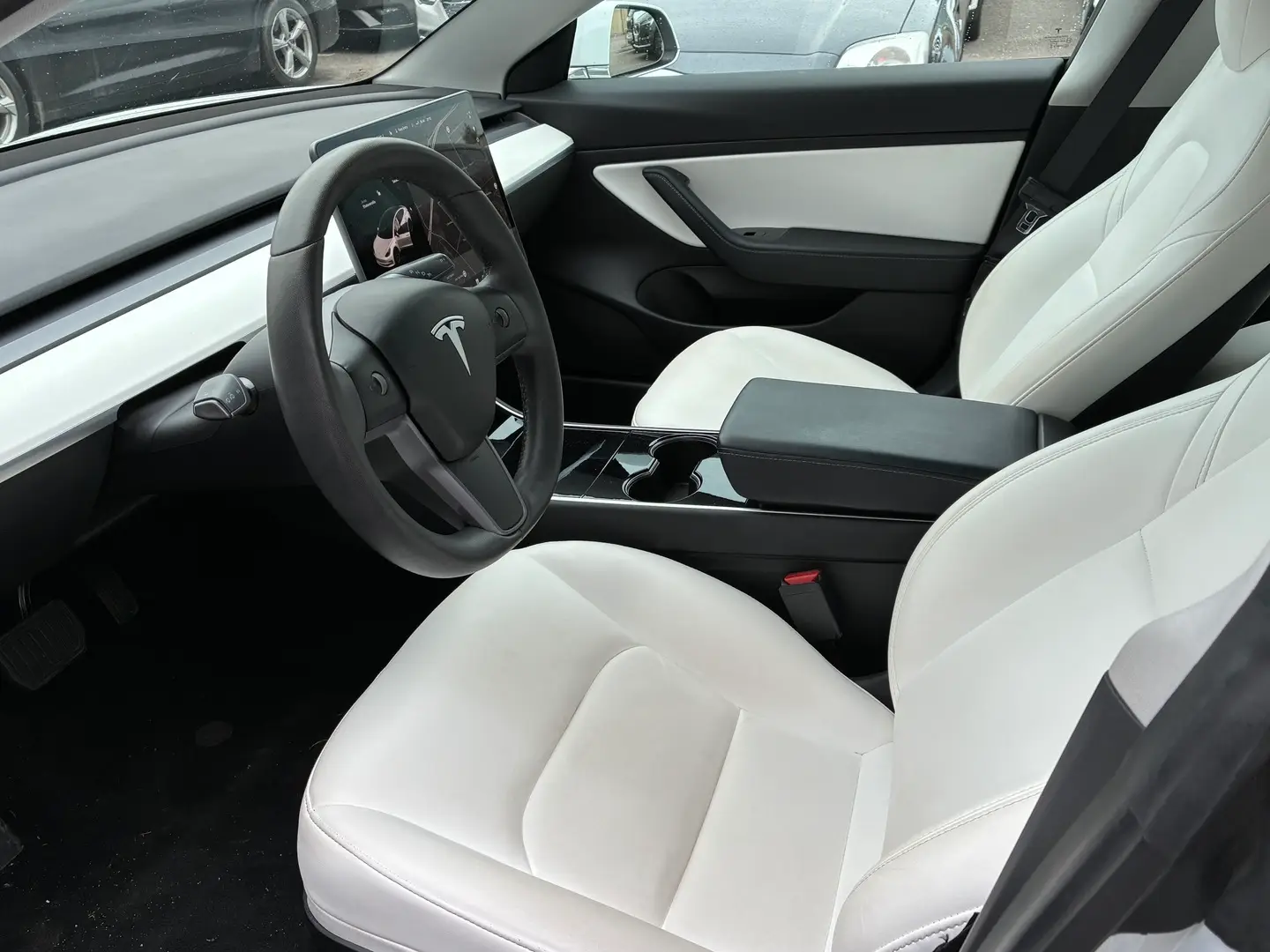Car Image - 1iBvPuhGi5UwreAmhb2NH9