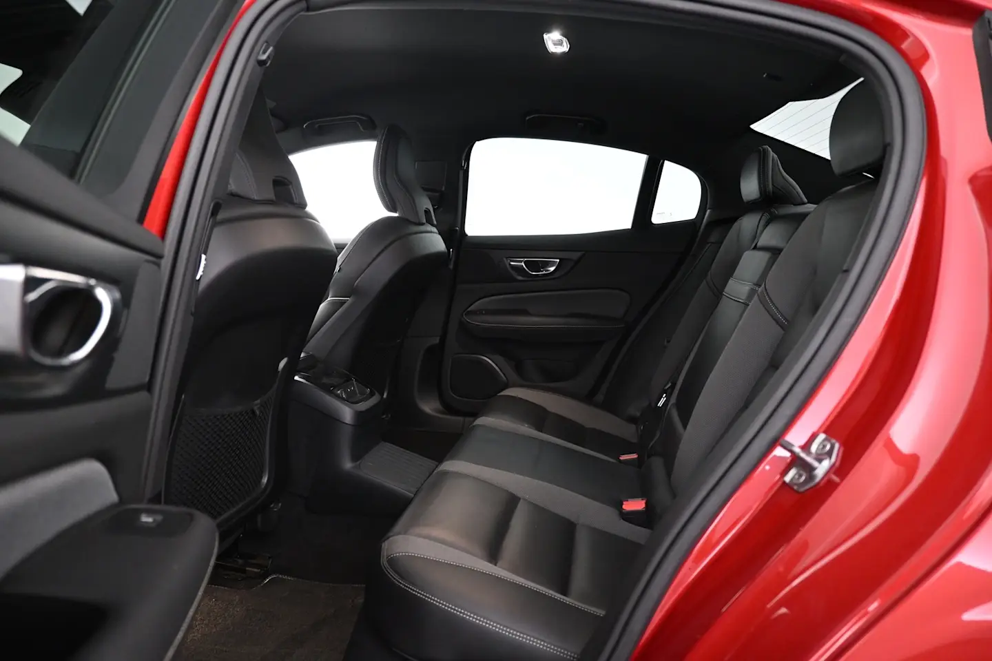 Car Image - 3mNxw8BAozKuqxZeckSQTz