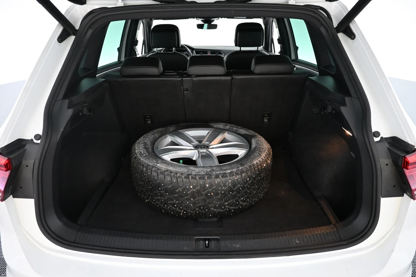 Car Image - 5EkAlc5touwqMjfZgjo9D2