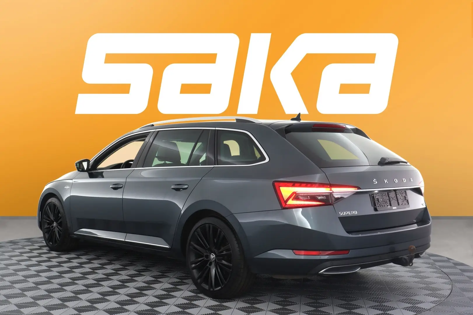 Car Image - 6O9FaZmGEMut87tKHAc1zl
