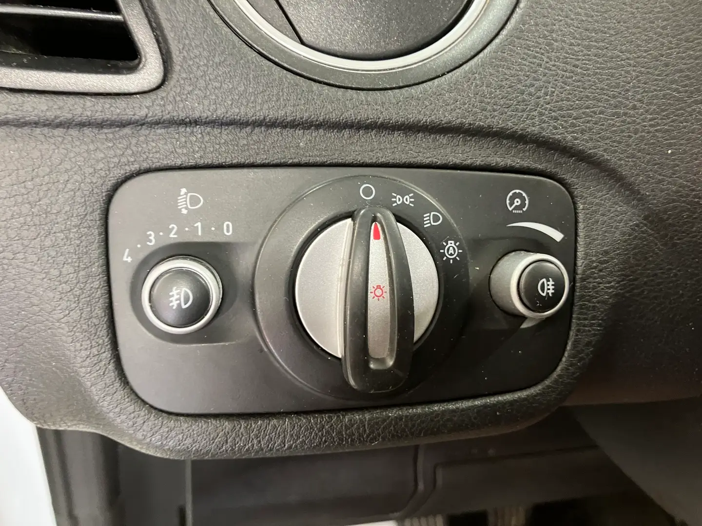 Car Image - 7dIFkvX7tnxvQcditkPrMI