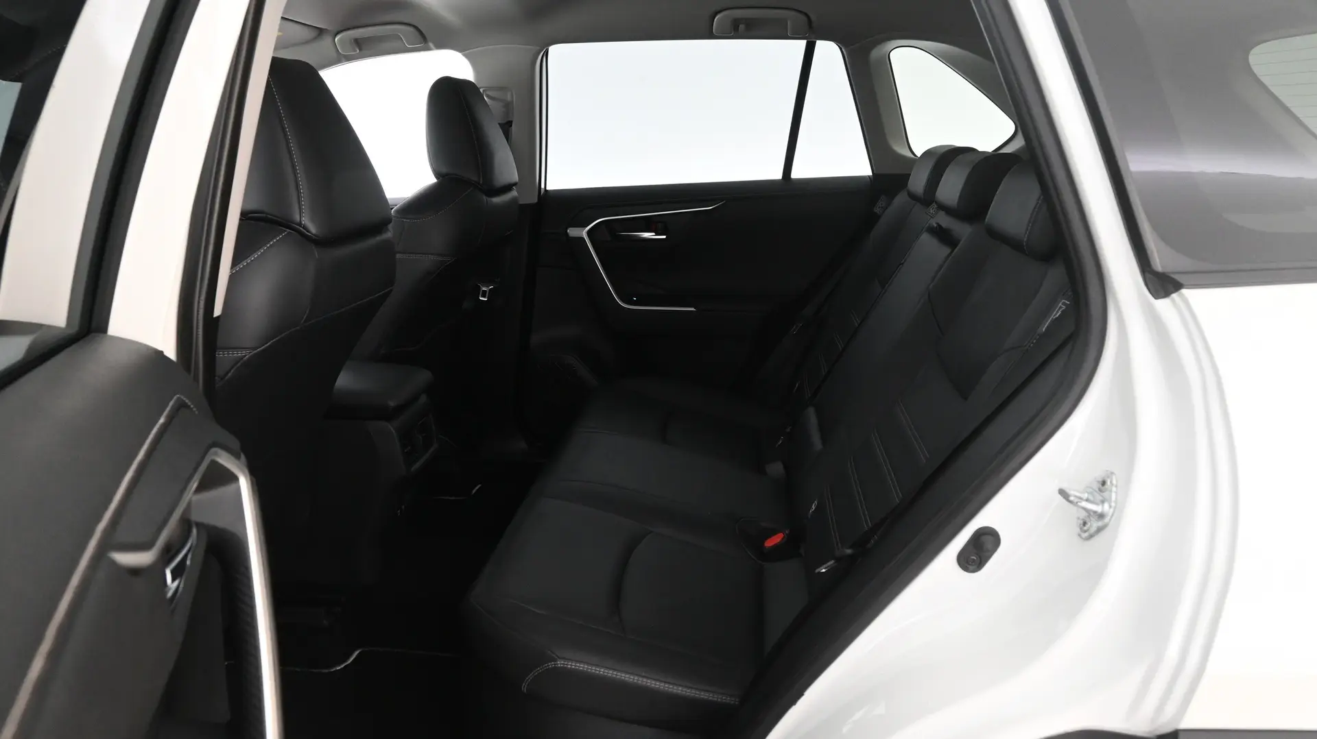 Car Image - 6Zj7MIr0LAv9MQAQ7jAZFo