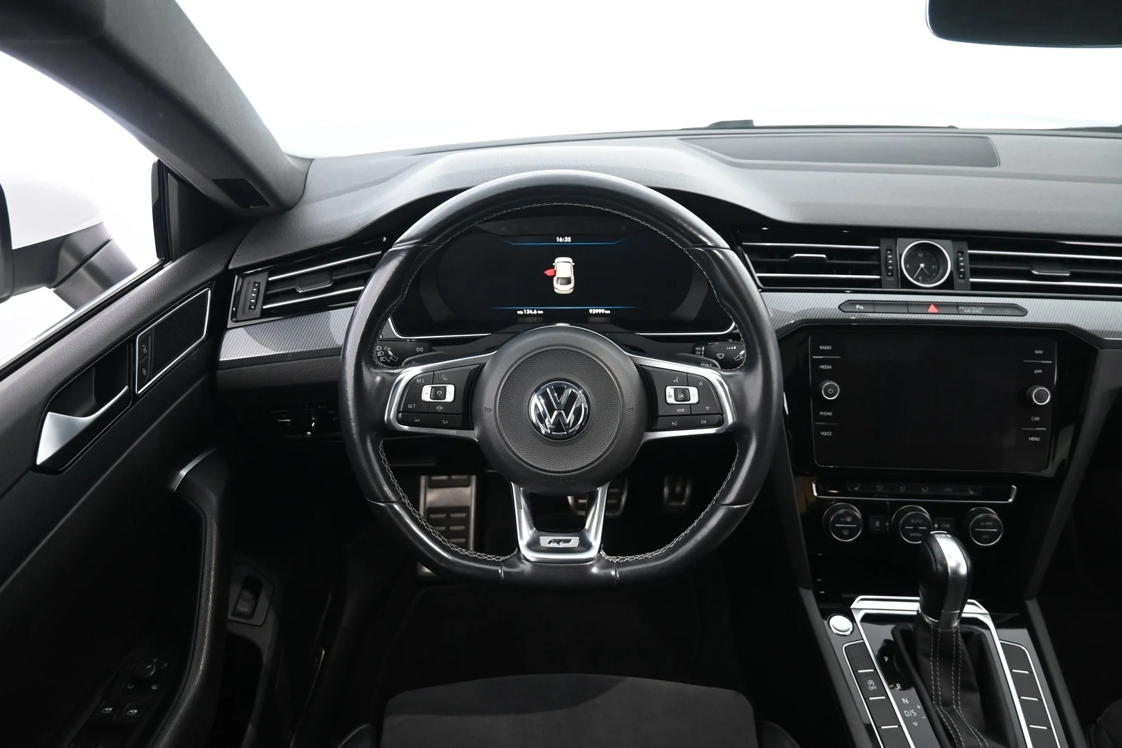 Car Image - 2O4giZZMXZFuMQ8SYxlI6s