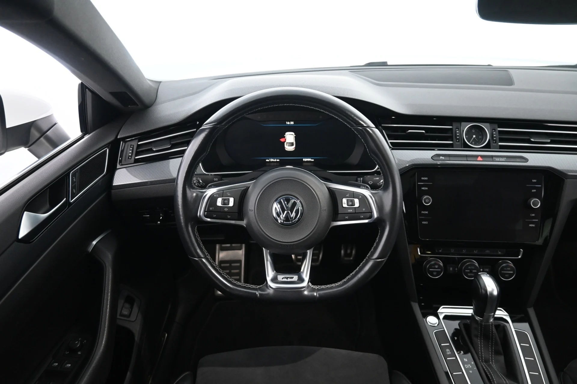 Car Image - 2O4giZZMXZFuMQ8SYxlI6s