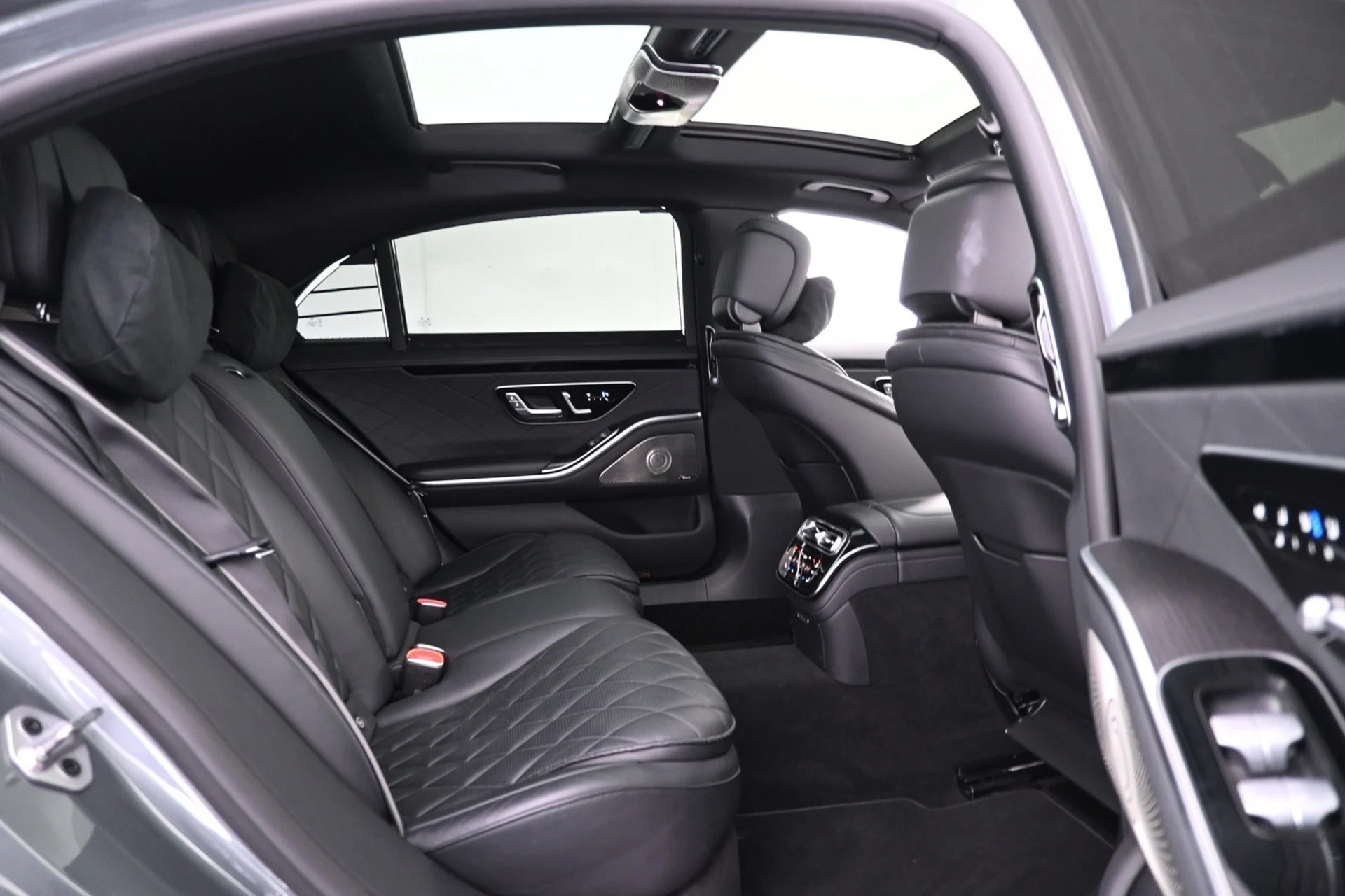 Car Image - 4Ni2jvOTsU7yFvlV3g1Dip