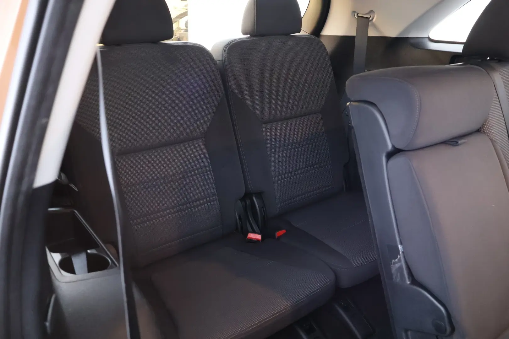 Car Image - 6SeGZeFlnh4bB6SLnQPAaA