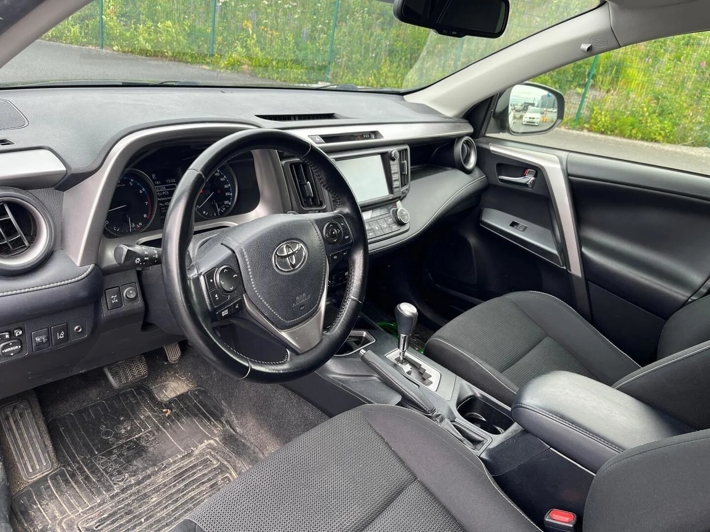 Car Image - pPdj3o15idnhoRzpIzAxv