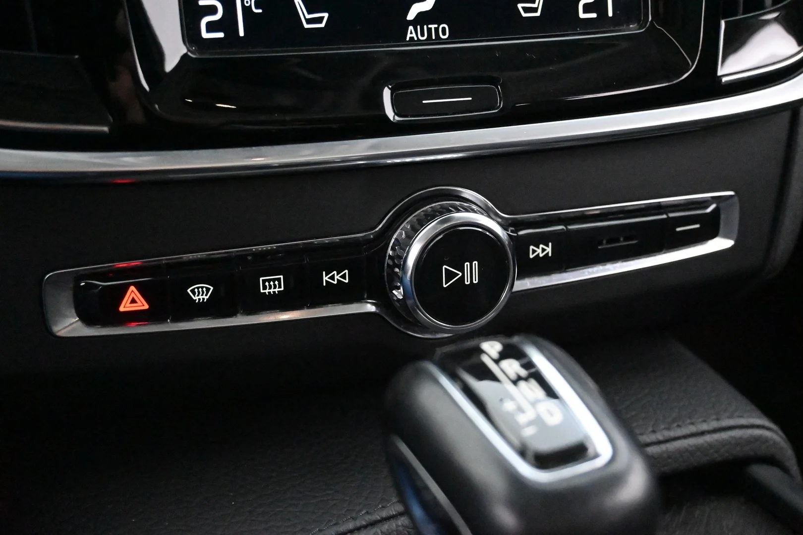 Car Image - 4zanVJC6PczF7OE8FDw947