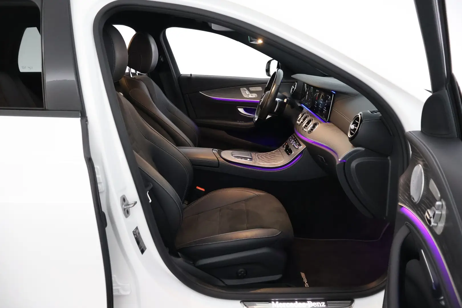 Car Image - 5H331shrfcWo0ze9Ng9SiW