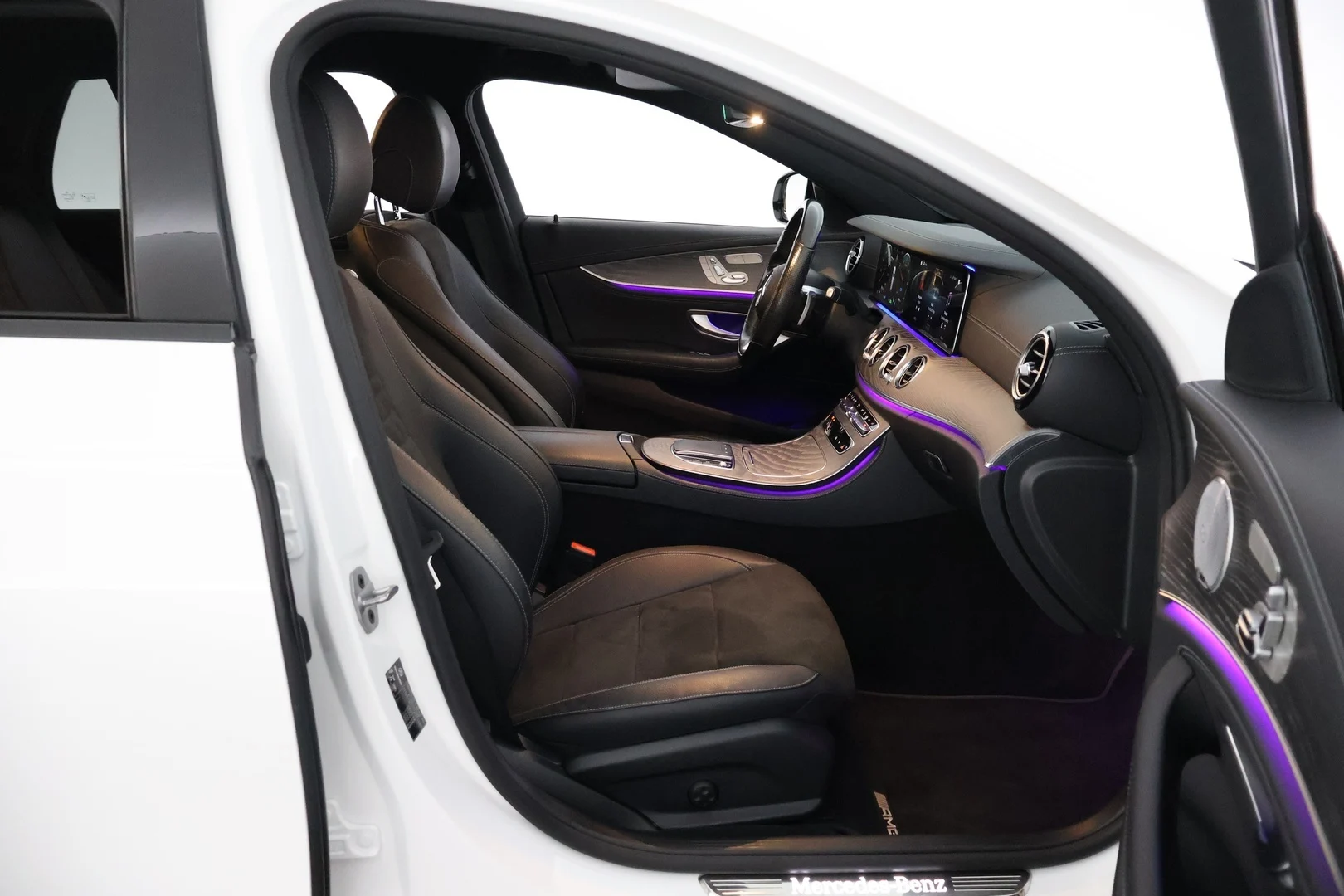 Car Image - 5H331shrfcWo0ze9Ng9SiW