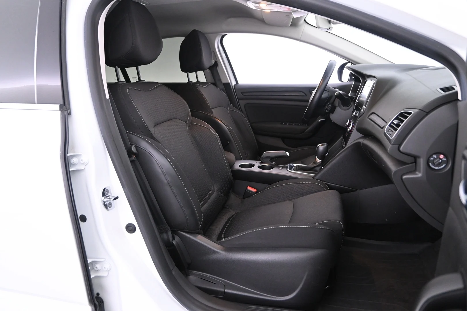 Car Image - 5L1OeBmKod5LXd3xQVBlLO