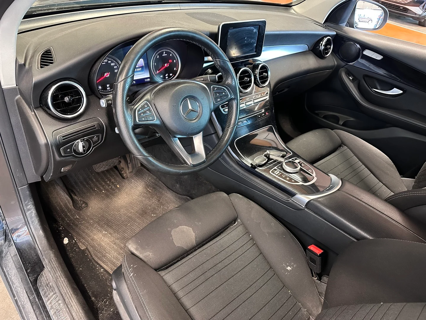 Car Image - 6E6s4h8zbU777oEIbYNiBZ