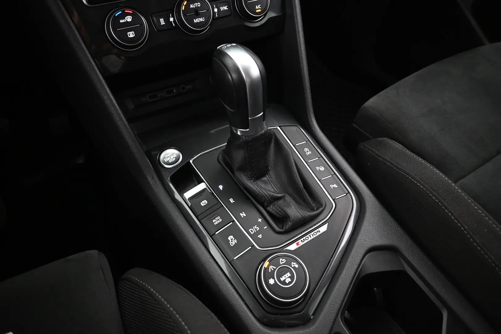 Car Image - wnRnwmLRUi474UGRr151J