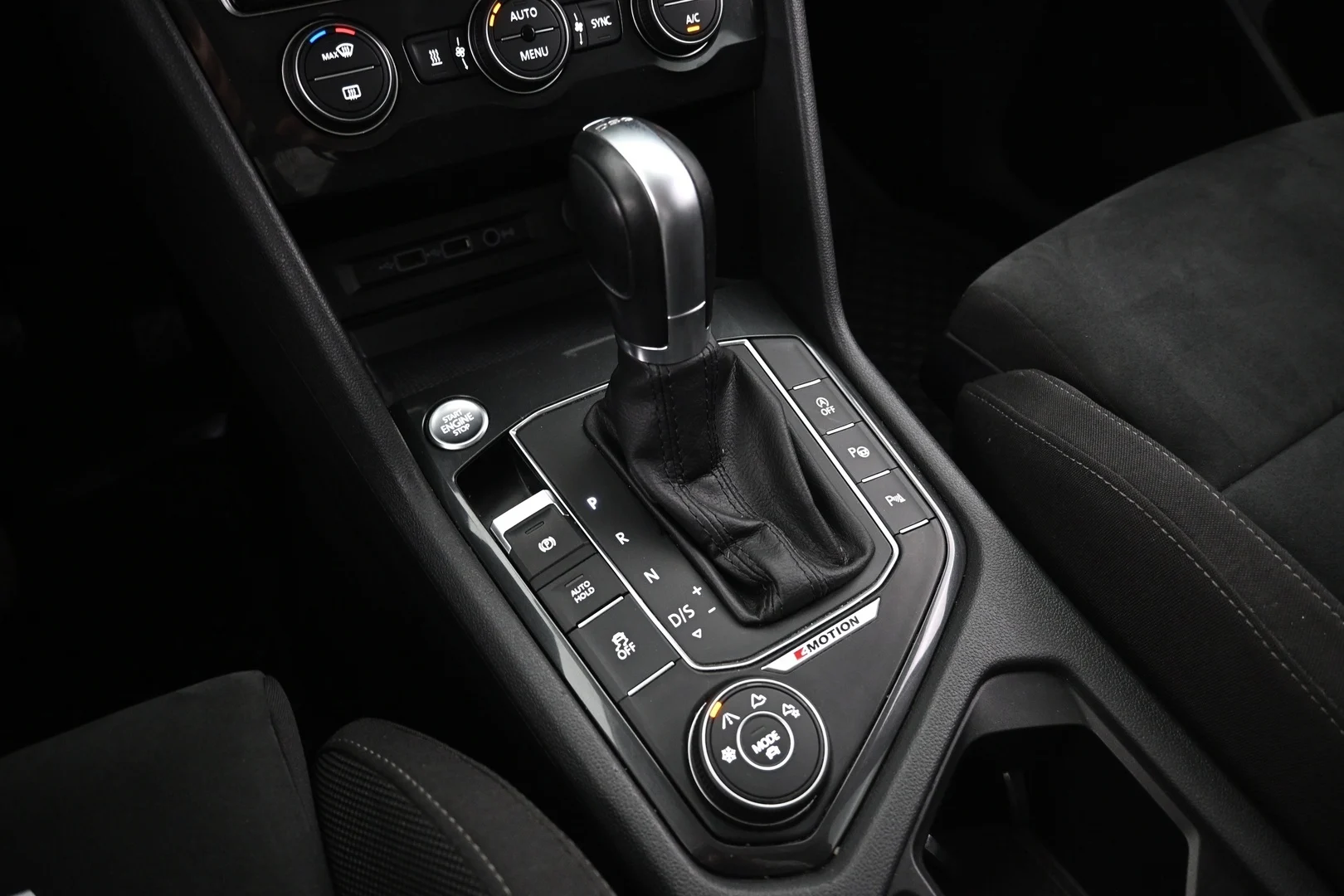 Car Image - wnRnwmLRUi474UGRr151J