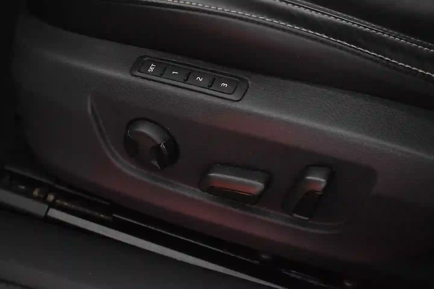 Car Image - 1ppMhnNLcfkB6NYqHdQyeJ