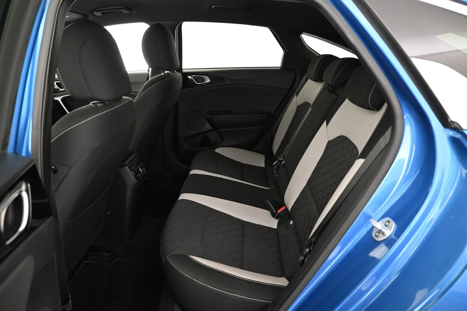 Car Image - 1NQToc14EJlLjwNPHYqYEX