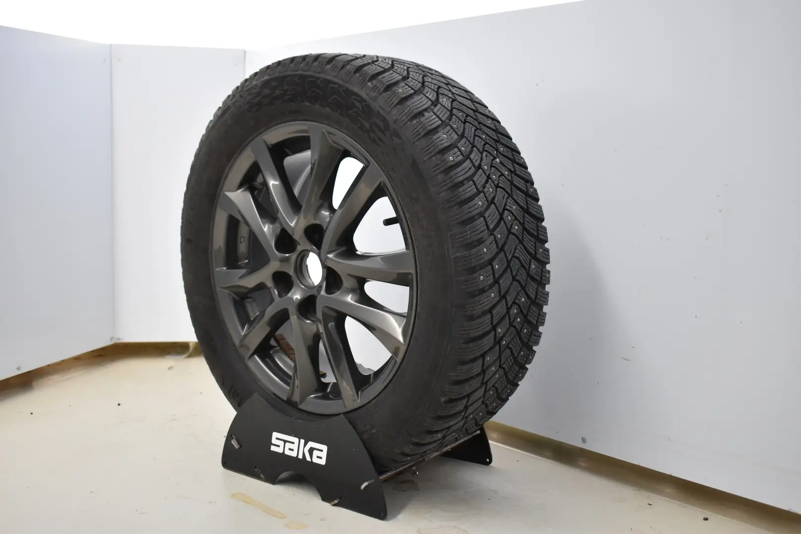 Car Image - 7CT8sakfx6wQki5Lsbk1hq