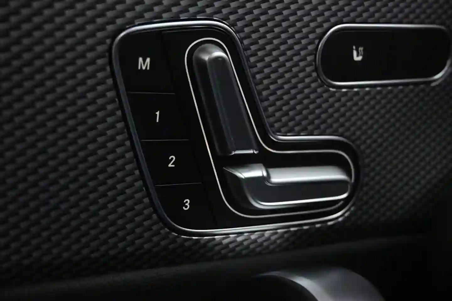 Car Image - 2GoZnysN3v2VwetC1suuLW