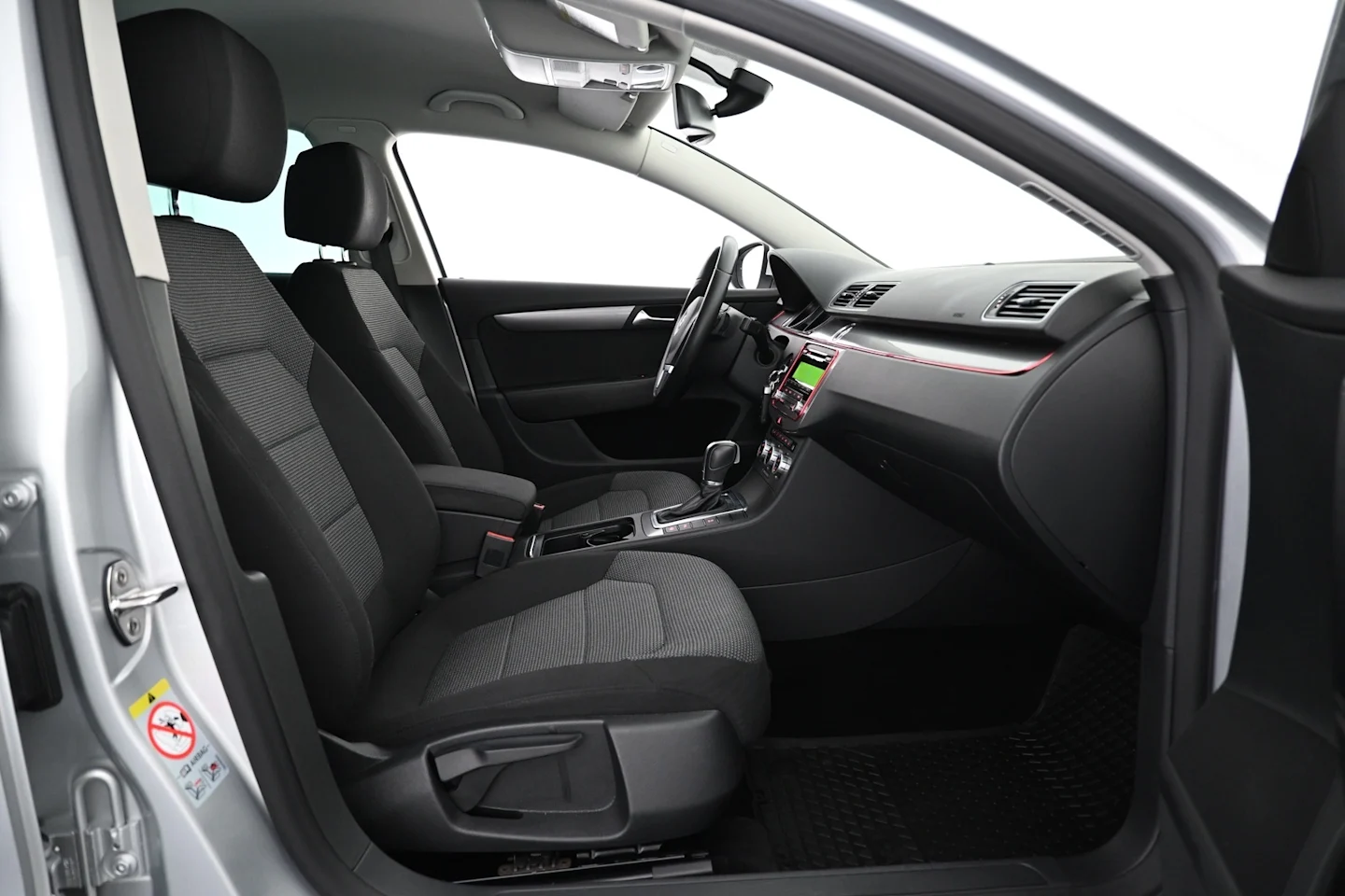 Car Image - 2BUbcD8Myt3vTbLIUiZaf5