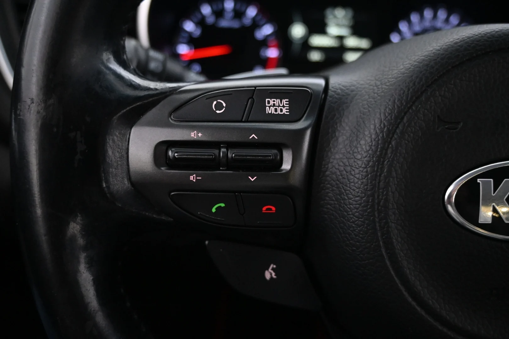 Car Image - 2fq6PSfHSmrKquWSmesHN1