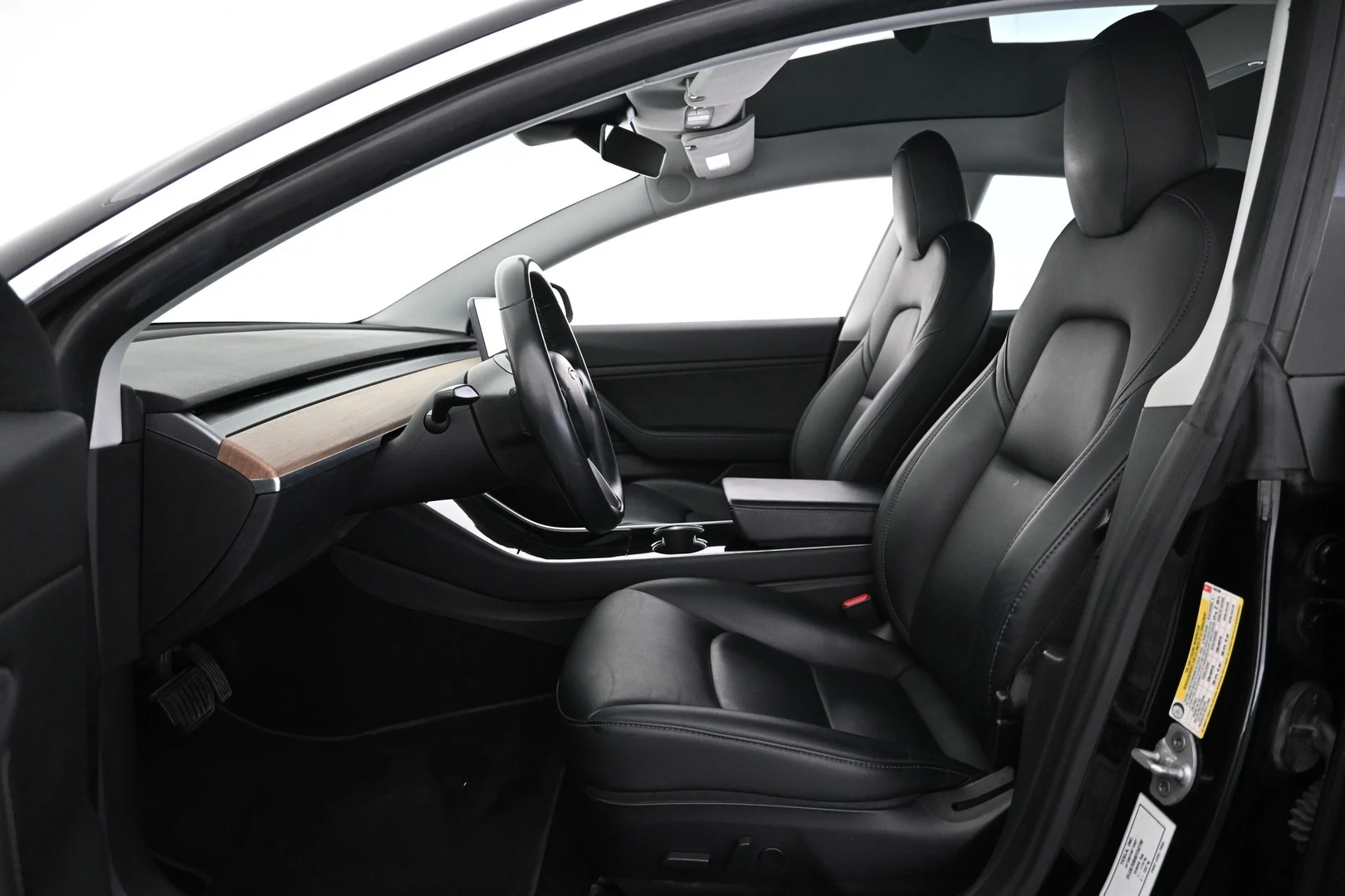 Car Image - 4xH3UEEFbiyShmF2sI12MD