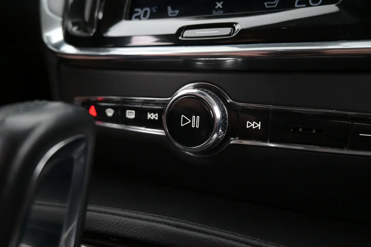 Car Image - uDDOUX4sCfxrj5MZD8XOL